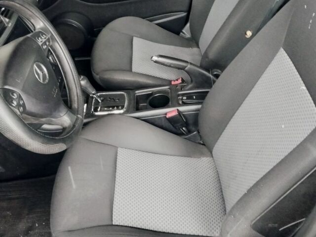 Черный Мерседес А класс, объемом двигателя 2 л и пробегом 275 тыс. км за 3500 $, фото 14 на Automoto.ua