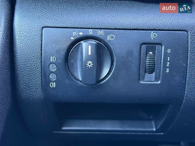 Чорний Мерседес А клас, об'ємом двигуна 2 л та пробігом 242 тис. км за 6500 $, фото 15 на Automoto.ua