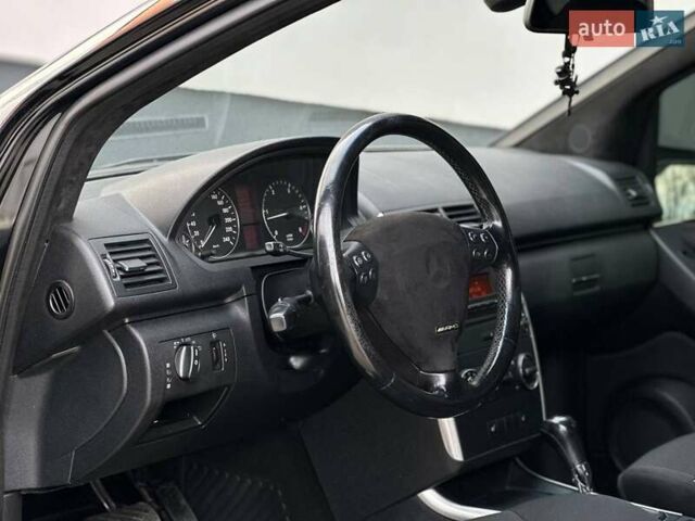 Черный Мерседес А класс, объемом двигателя 1.99 л и пробегом 238 тыс. км за 5500 $, фото 5 на Automoto.ua