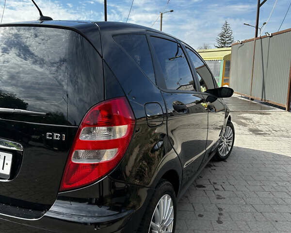 Черный Мерседес А класс, объемом двигателя 2.01 л и пробегом 213 тыс. км за 6400 $, фото 5 на Automoto.ua