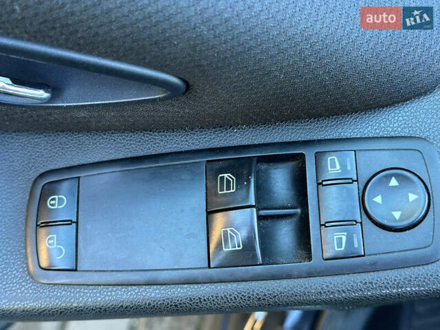 Чорний Мерседес А клас, об'ємом двигуна 2 л та пробігом 242 тис. км за 6500 $, фото 10 на Automoto.ua