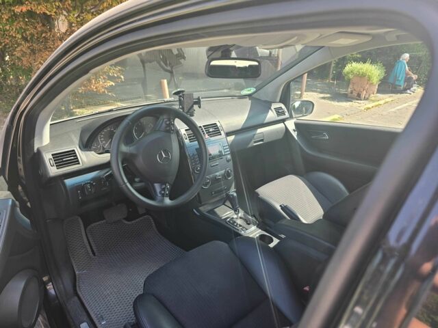 Мерседес А класс 2007 в Киеве на Automoto.ua Черный Мерседес А класс, объемом двигателя 1.7 л и пробегом 230 тыс. км за 5000 $, фото 3 на Automoto.ua