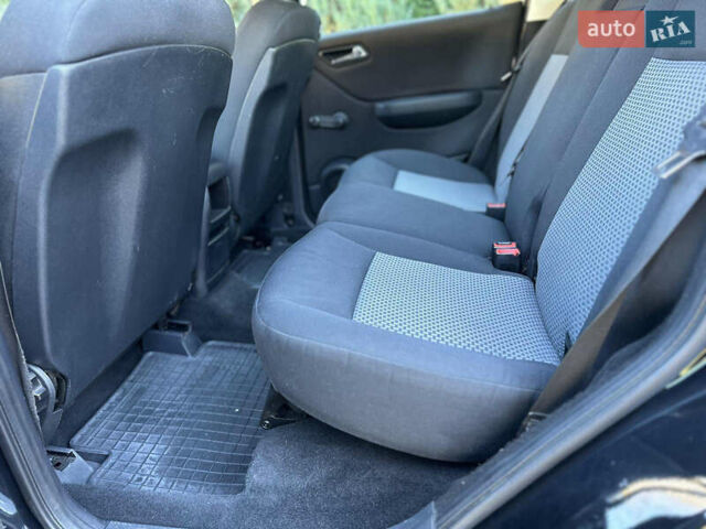 Чорний Мерседес А клас, об'ємом двигуна 2 л та пробігом 242 тис. км за 6500 $, фото 7 на Automoto.ua