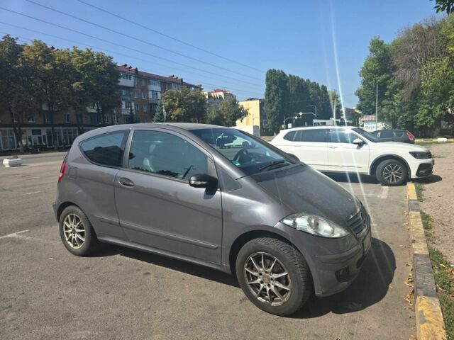 Мерседес А класс 2007 в Киеве на Automoto.ua Черный Мерседес А класс, объемом двигателя 1.7 л и пробегом 230 тыс. км за 5000 $, фото 1 на Automoto.ua