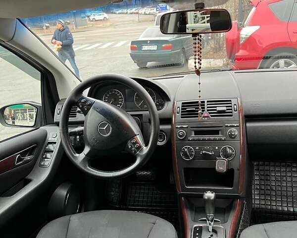 Черный Мерседес А класс, объемом двигателя 2 л и пробегом 320 тыс. км за 5000 $, фото 6 на Automoto.ua