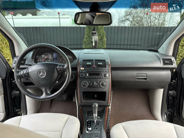 Черный Мерседес А класс, объемом двигателя 1.5 л и пробегом 210 тыс. км за 5700 $, фото 45 на Automoto.ua