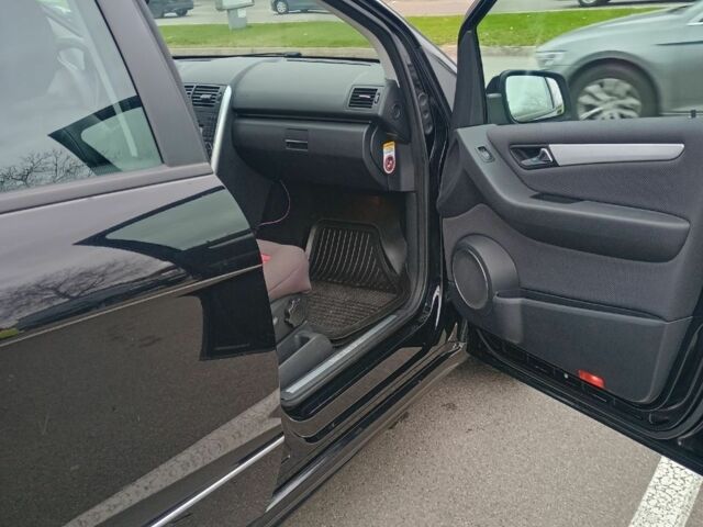 Черный Мерседес А класс, объемом двигателя 1.5 л и пробегом 210 тыс. км за 5850 $, фото 3 на Automoto.ua