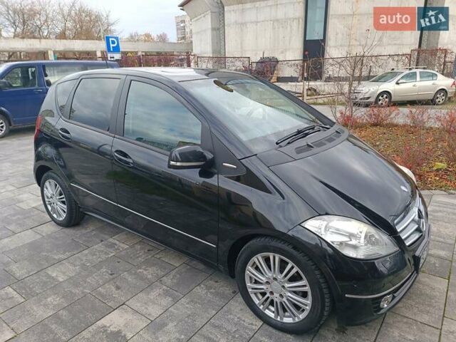 Черный Мерседес А класс, объемом двигателя 2 л и пробегом 189 тыс. км за 6200 $, фото 7 на Automoto.ua