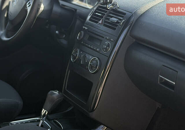 Чорний Мерседес А клас, об'ємом двигуна 1.5 л та пробігом 250 тис. км за 5999 $, фото 48 на Automoto.ua