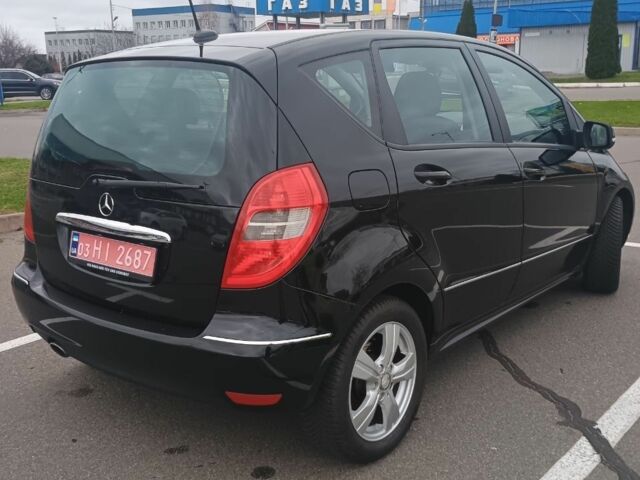 Черный Мерседес А класс, объемом двигателя 1.5 л и пробегом 210 тыс. км за 5850 $, фото 4 на Automoto.ua