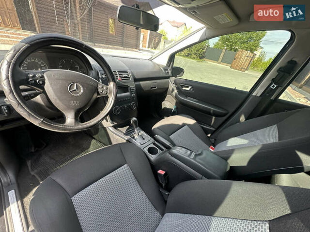 Мерседес А класс 2008 в Киеве на Automoto.ua Черный Мерседес А класс, объемом двигателя 1.99 л и пробегом 262 тыс. км за 3900 $, фото 8 на Automoto.ua
