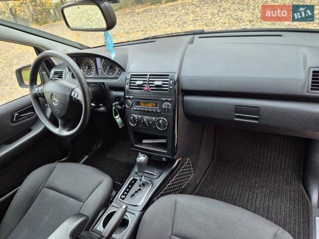 Чорний Мерседес А клас, об'ємом двигуна 1.5 л та пробігом 184 тис. км за 7499 $, фото 24 на Automoto.ua