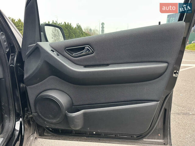 Черный Мерседес А класс, объемом двигателя 1.7 л и пробегом 262 тыс. км за 6800 $, фото 29 на Automoto.ua