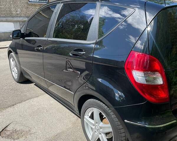 Черный Мерседес А класс, объемом двигателя 1.99 л и пробегом 191 тыс. км за 8300 $, фото 5 на Automoto.ua