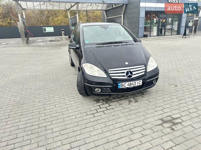 Черный Мерседес А класс, объемом двигателя 2 л и пробегом 250 тыс. км за 4400 $, фото 3 на Automoto.ua