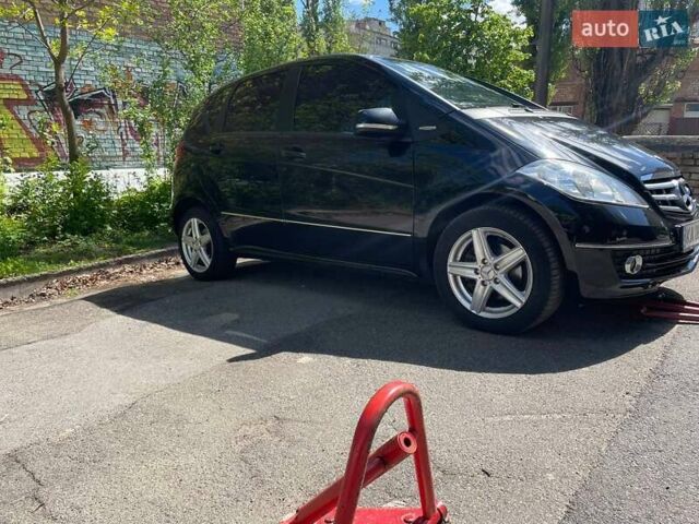 Черный Мерседес А класс, объемом двигателя 1.99 л и пробегом 191 тыс. км за 8300 $, фото 3 на Automoto.ua