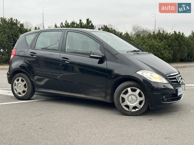 Черный Мерседес А класс, объемом двигателя 1.7 л и пробегом 262 тыс. км за 6800 $, фото 4 на Automoto.ua