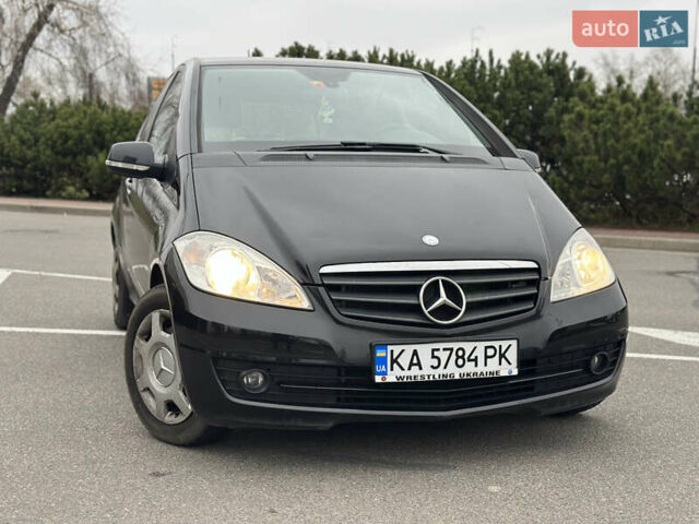Черный Мерседес А класс, объемом двигателя 1.7 л и пробегом 262 тыс. км за 6800 $, фото 1 на Automoto.ua