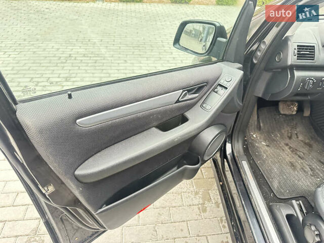 Черный Мерседес А класс, объемом двигателя 2 л и пробегом 250 тыс. км за 4400 $, фото 16 на Automoto.ua