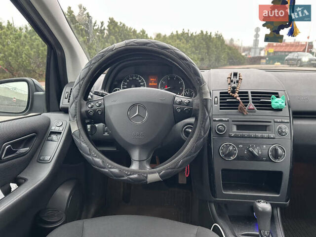 Черный Мерседес А класс, объемом двигателя 1.7 л и пробегом 262 тыс. км за 6800 $, фото 19 на Automoto.ua