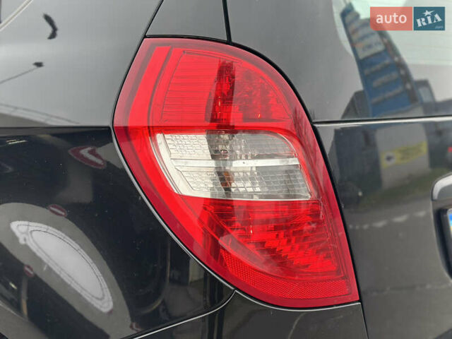 Черный Мерседес А класс, объемом двигателя 1.7 л и пробегом 262 тыс. км за 6800 $, фото 12 на Automoto.ua