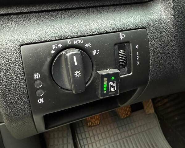 Черный Мерседес А класс, объемом двигателя 1.5 л и пробегом 220 тыс. км за 5300 $, фото 1 на Automoto.ua