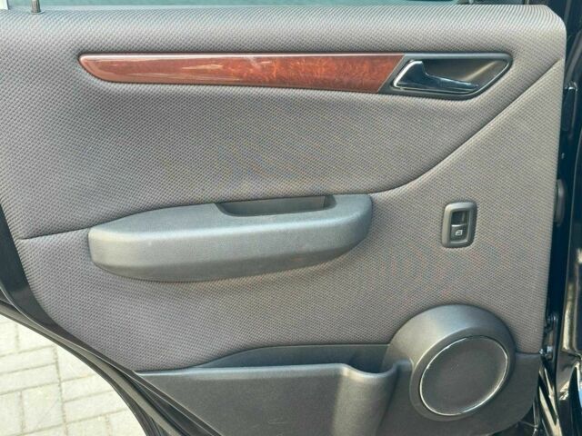 Черный Мерседес А класс, объемом двигателя 1.7 л и пробегом 109 тыс. км за 6980 $, фото 13 на Automoto.ua