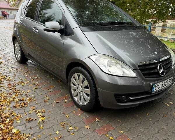 Черный Мерседес А класс, объемом двигателя 2 л и пробегом 220 тыс. км за 7400 $, фото 2 на Automoto.ua