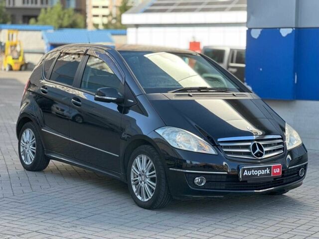 Черный Мерседес А класс, объемом двигателя 1.7 л и пробегом 109 тыс. км за 6980 $, фото 2 на Automoto.ua