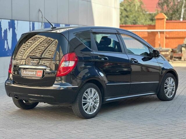 Черный Мерседес А класс, объемом двигателя 1.7 л и пробегом 109 тыс. км за 6980 $, фото 4 на Automoto.ua