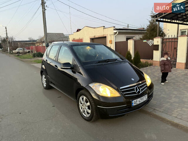 Черный Мерседес А класс, объемом двигателя 1.7 л и пробегом 98 тыс. км за 5600 $, фото 1 на Automoto.ua