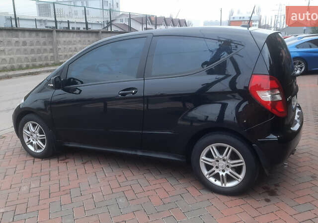 Чорний Мерседес А клас, об'ємом двигуна 2 л та пробігом 330 тис. км за 4700 $, фото 5 на Automoto.ua