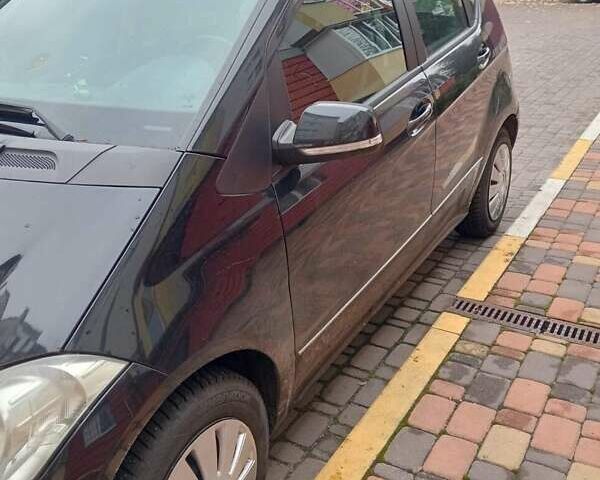 Черный Мерседес А класс, объемом двигателя 1.99 л и пробегом 124 тыс. км за 5000 $, фото 1 на Automoto.ua