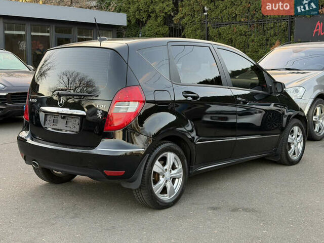 Черный Мерседес А класс, объемом двигателя 2 л и пробегом 228 тыс. км за 6500 $, фото 2 на Automoto.ua
