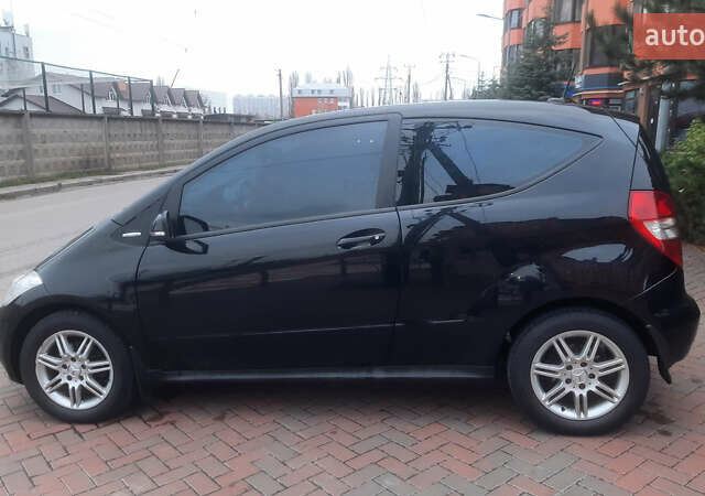 Чорний Мерседес А клас, об'ємом двигуна 2 л та пробігом 330 тис. км за 4700 $, фото 4 на Automoto.ua