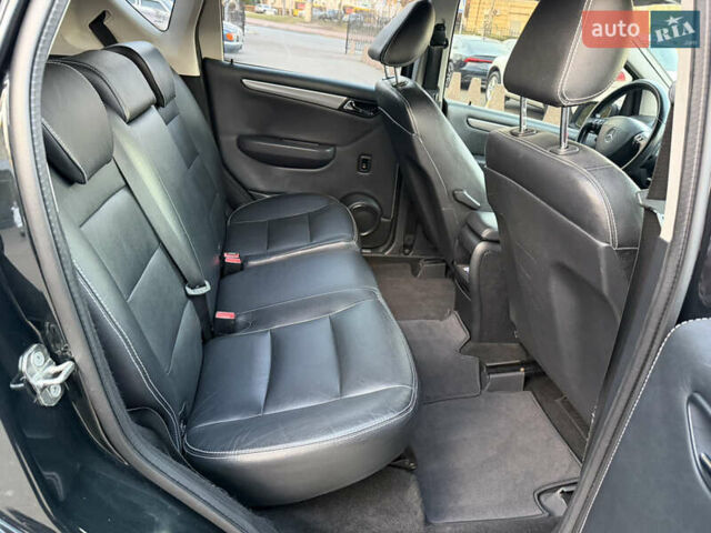 Черный Мерседес А класс, объемом двигателя 2 л и пробегом 228 тыс. км за 6500 $, фото 17 на Automoto.ua