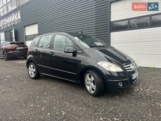 Чорний Мерседес А клас, об'ємом двигуна 2 л та пробігом 227 тис. км за 6200 $, фото 2 на Automoto.ua