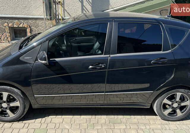 Чорний Мерседес А клас, об'ємом двигуна 2 л та пробігом 197 тис. км за 8000 $, фото 1 на Automoto.ua