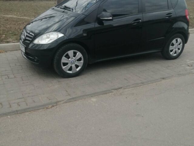 Чорний Мерседес А клас, об'ємом двигуна 2 л та пробігом 230 тис. км за 5100 $, фото 2 на Automoto.ua