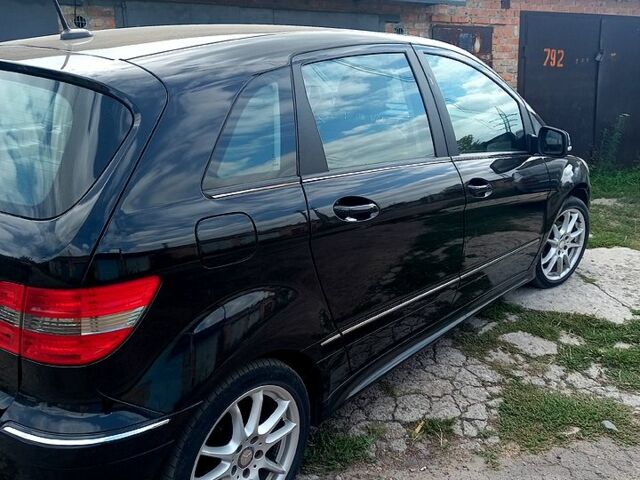 Черный Мерседес А класс, объемом двигателя 1.5 л и пробегом 240 тыс. км за 8000 $, фото 2 на Automoto.ua