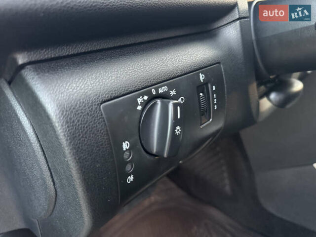 Черный Мерседес А класс, объемом двигателя 1.7 л и пробегом 178 тыс. км за 7699 $, фото 21 на Automoto.ua