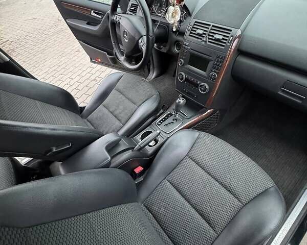 Чорний Мерседес А клас, об'ємом двигуна 1.5 л та пробігом 140 тис. км за 7500 $, фото 2 на Automoto.ua