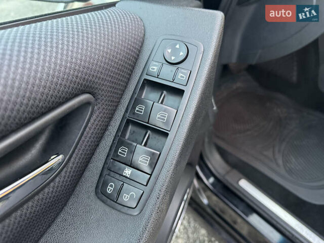 Черный Мерседес А класс, объемом двигателя 1.7 л и пробегом 178 тыс. км за 7699 $, фото 18 на Automoto.ua