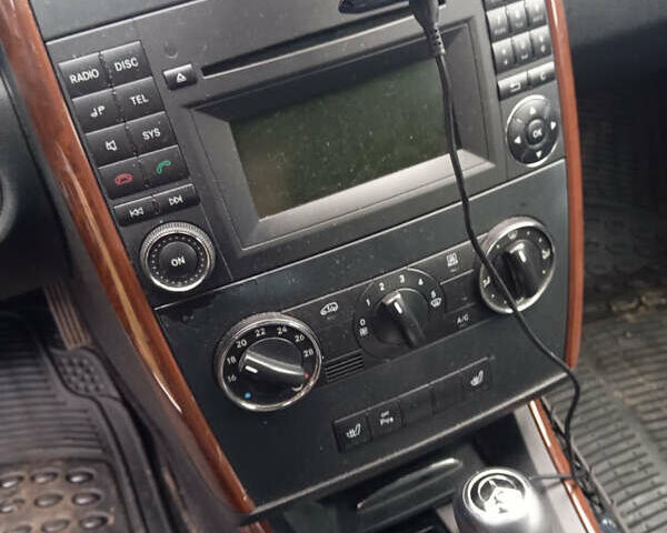 Черный Мерседес А класс, объемом двигателя 1.7 л и пробегом 210 тыс. км за 8700 $, фото 6 на Automoto.ua