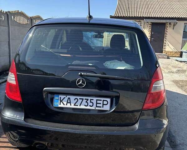 Черный Мерседес А класс, объемом двигателя 1.99 л и пробегом 330 тыс. км за 5900 $, фото 2 на Automoto.ua