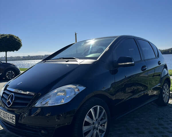 Черный Мерседес А класс, объемом двигателя 1.5 л и пробегом 141 тыс. км за 7600 $, фото 6 на Automoto.ua