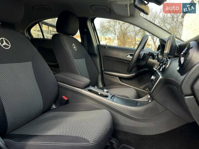 Черный Мерседес А класс, объемом двигателя 1.8 л и пробегом 206 тыс. км за 13900 $, фото 21 на Automoto.ua