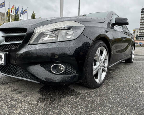 Мерседес А класс 2013 в Ивано-Франковске на Automoto.ua Черный Мерседес А класс, объемом двигателя 1.8 л и пробегом 206 тыс. км за 14000 $, фото 8 на Automoto.ua