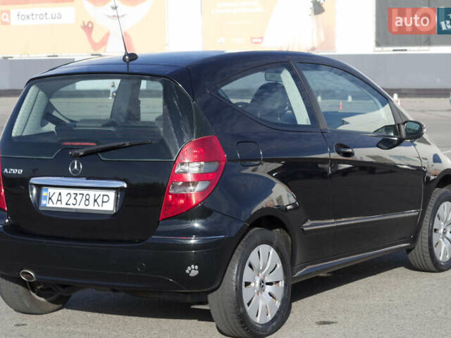 Черный Мерседес А класс, объемом двигателя 2 л и пробегом 220 тыс. км за 5600 $, фото 5 на Automoto.ua