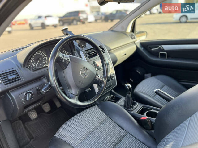 Черный Мерседес А класс, объемом двигателя 2 л и пробегом 220 тыс. км за 5600 $, фото 6 на Automoto.ua